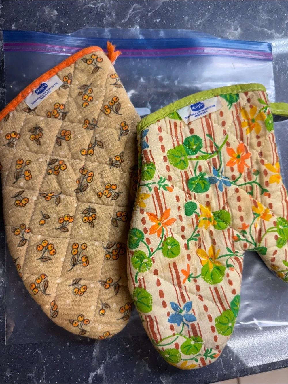 1970’s vintageQuilted Oven Mitts with Floral & Berry Prints - Green, Tan, Orange